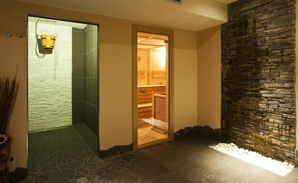 Gaia Residence Hotel Mezzana  Dış mekan fotoğraf